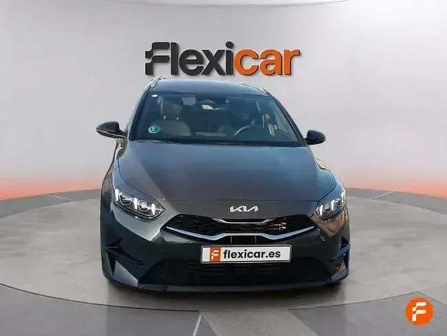 Usado Kia Ceed Style 100 CV (73 kW) 2025 Gris Utilitario