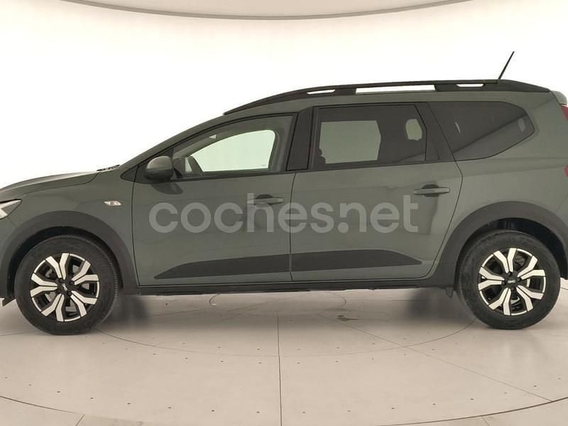 Usado Dacia Jogger Expression 110 CV (80 kW) 2024 Verde Monovolumen