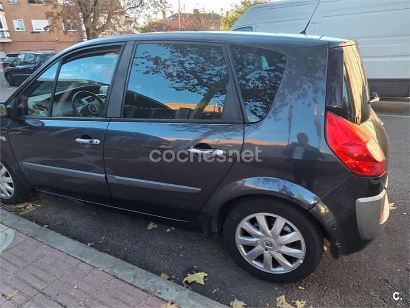 Gris / plata Usado 2007 Renault Scénic II Dynamique Monovolumen | 3200 € (Precio justo) - Imagen 1/4