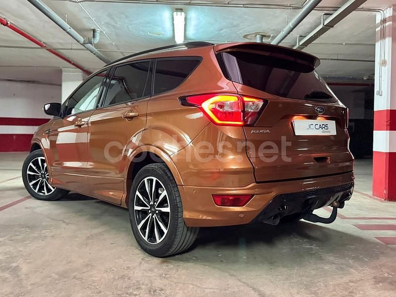 Usado Ford Kuga ST-Line 150 CV (110 kW) 2018 Naranja SUV