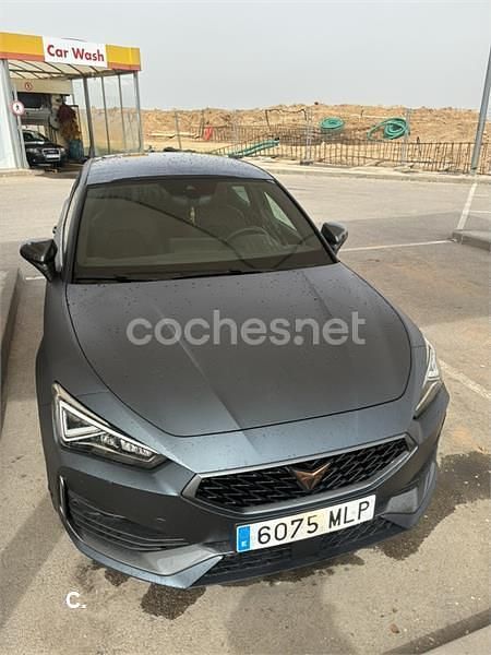 Usado Cupra Leon 150 CV (110 kW) 2023 Gris / plata Berlina