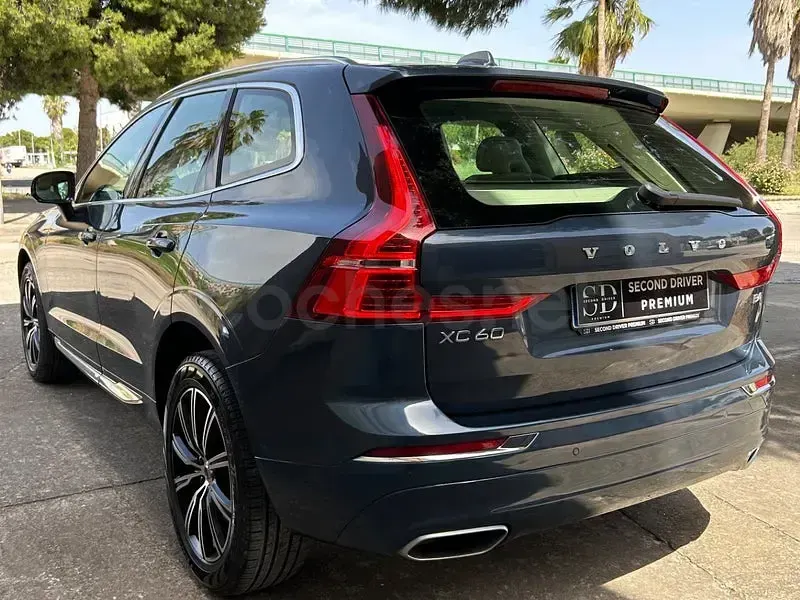 Usado Volvo XC60 Inscription 197 CV (144 kW) 2021 Azul SUV