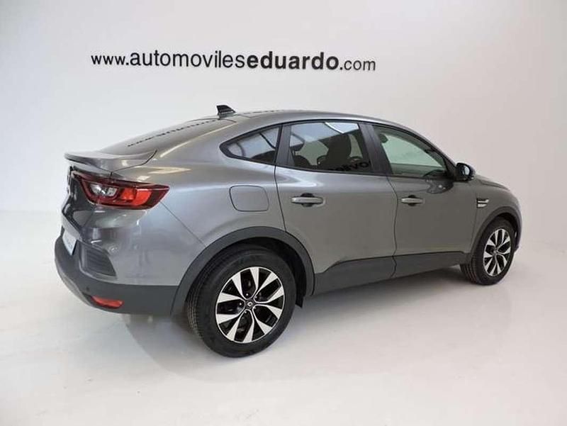 Usado Renault Arkana Business 140 CV (102 kW) 2022 Gris SUV