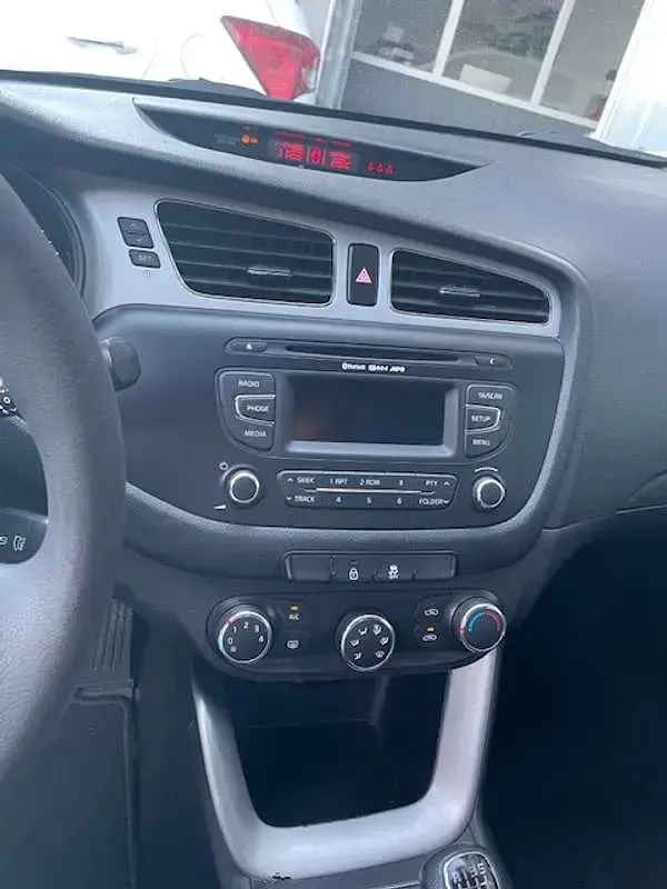 Usado Kia Ceed 90 CV (66 kW) 2013 Blanco Utilitario