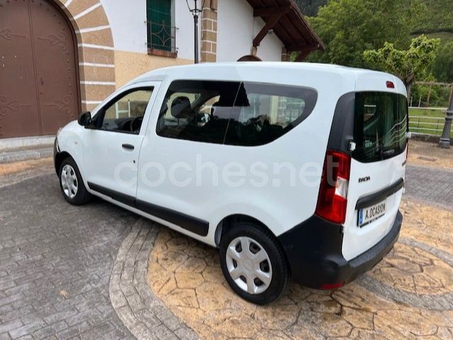 Usado Dacia Dokker Ambiance 75 CV (55 kW) 2018 Blanco Monovolumen