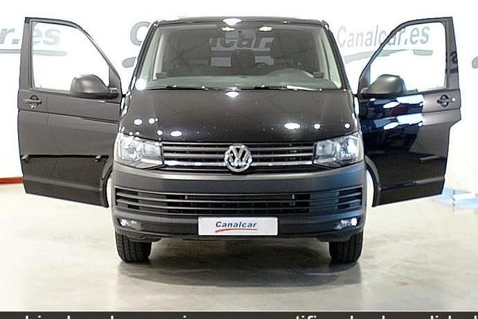 Usado VW Caravelle Trendline 150 CV (110 kW) 2016 Negro Monovolumen