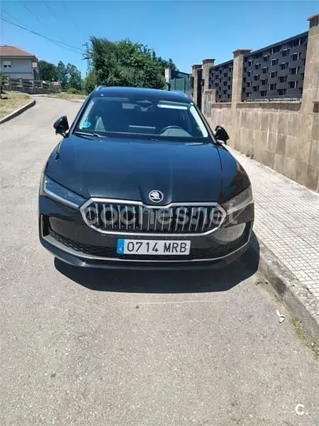 Usado Skoda Superb Selection 150 CV (110 kW) 2024 Negro Familiar