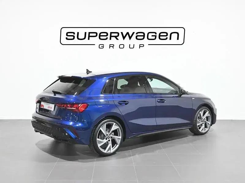 Usado Audi A3 Comfort 150 CV (110 kW) 2025 Azul Berlina