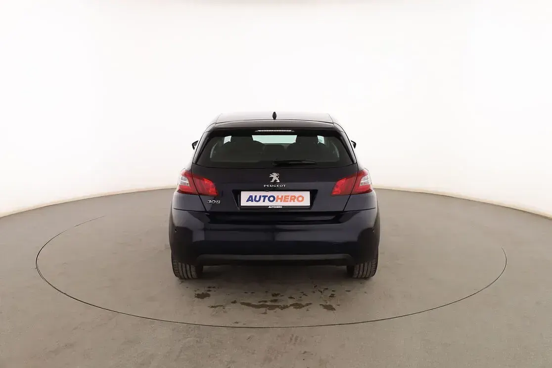 Usado Peugeot 308 Allure 130 CV (95 kW) 2015 Negro Berlina