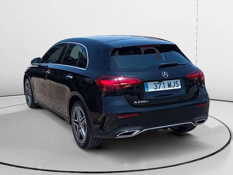 Usado Mercedes A250 AMG line 220 CV (161 kW) 2023 Negro Utilitario