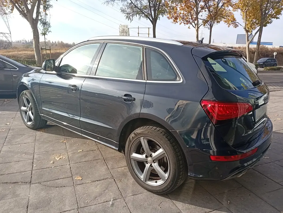 Usado Audi Q5 Ambition 245 CV (180 kW) 2014 Azul SUV
