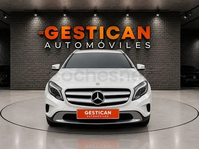 Usado Mercedes GLA180 122 CV (89 kW) 2017 Blanco SUV