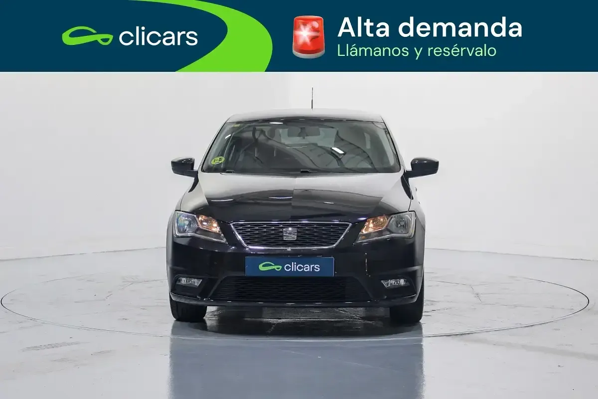 Usado Seat Toledo Reference 105 CV (77 kW) 2015 Negro Utilitario