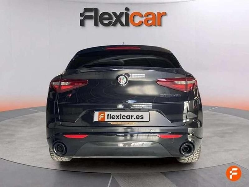 Usado Alfa Romeo Stelvio Ti 211 CV (155 kW) 2021 Negro SUV