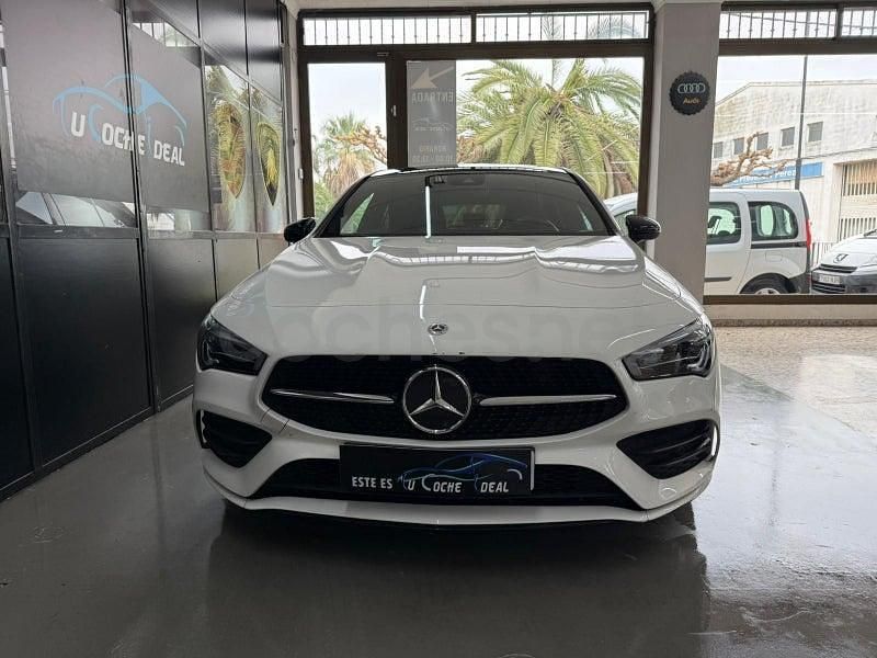 Usado Mercedes CLA200 Shooting Brake 150 CV (110 kW) 2021 Blanco Familiar