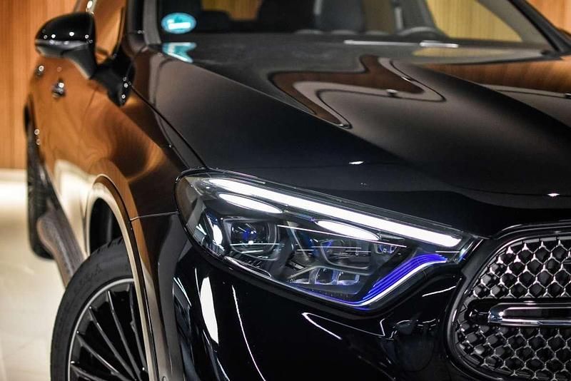 Usado Mercedes GLC300 269 CV (197 kW) 2025 Negro Coupe