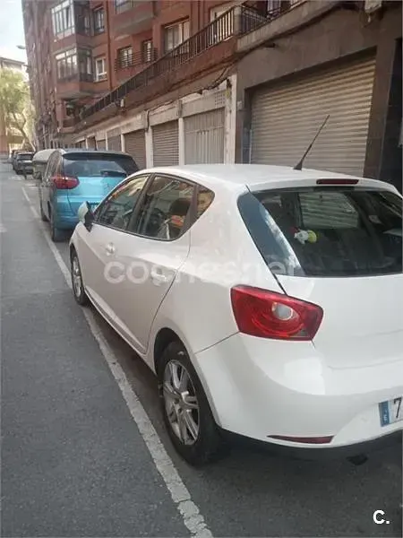 Usado Seat Ibiza Reference 100 CV (73 kW) 2008 Blanco Berlina