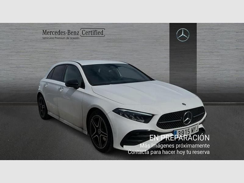 Usado Mercedes A200 150 CV (110 kW) 2025 Blanco polar (estándar) Berlina