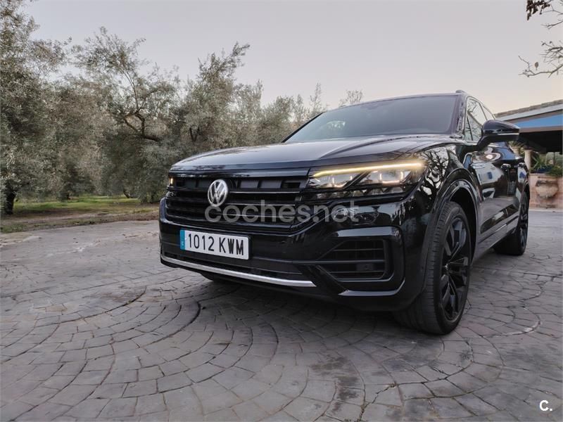 Negro Usado 2019 VW Touareg R-line SUV | 40.000 € (Precio justo) - Imagen 1/4
