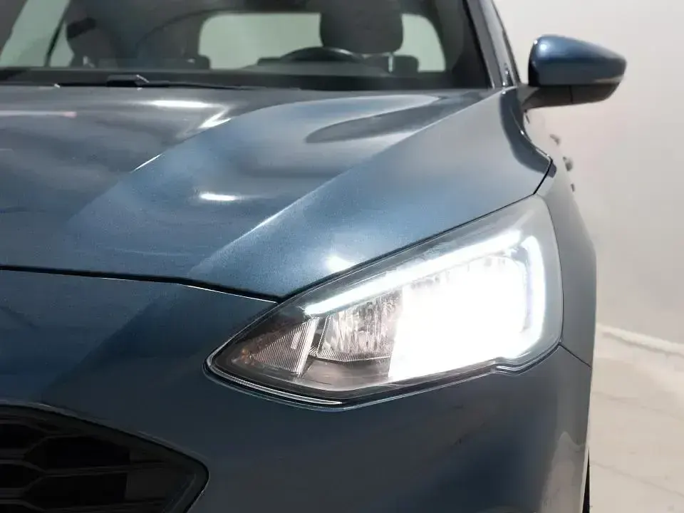 Usado Ford Focus ST-Line 125 CV (91 kW) 2019 Azul Familiar