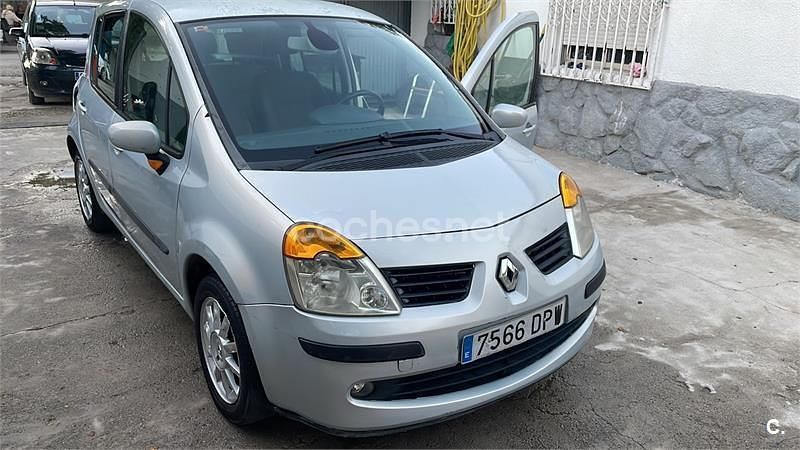 Gris / plata Usado 2005 Renault Modus Authentique Monovolumen | 1900 € (Super precio) - Imagen 1/2