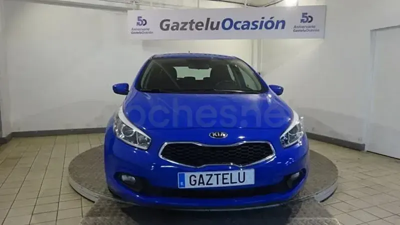 Usado Kia Ceed GT 90 CV (66 kW) 2014 Azul Berlina