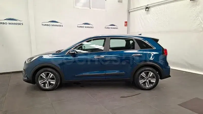 Usado Kia Niro 141 CV (103 kW) 2022 Azul SUV