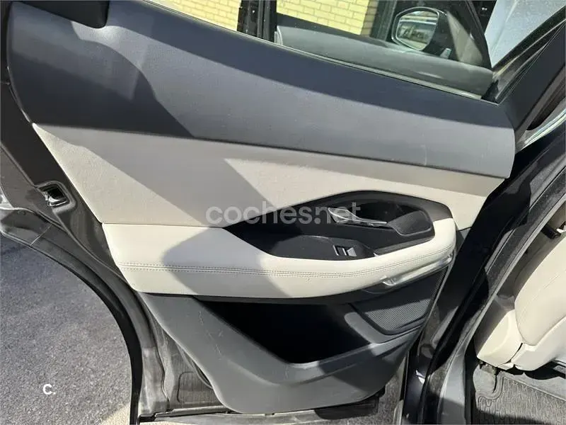 Usado Jaguar E-Pace S 150 CV (110 kW) 2018 Gris / plata SUV