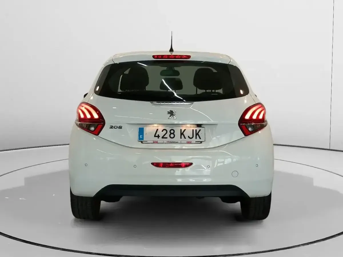 Usado Peugeot 208 Allure 110 CV (80 kW) 2018 Blanco Utilitario