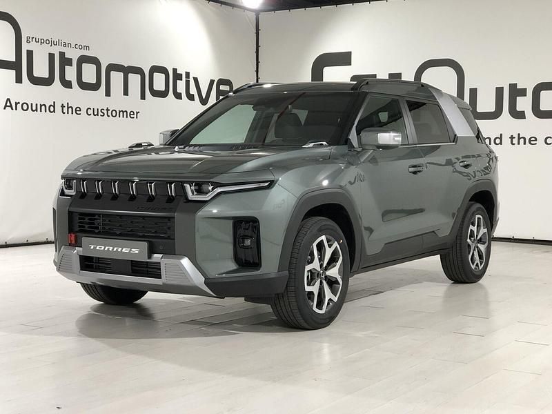 Gris Usado 2024 Ssangyong (KGM) Torres SUV | 33.700 € (Caro) - Imagen 1/4