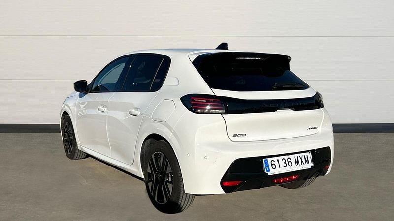 Usado Peugeot 208 Allure 100 CV (73 kW) 2024 Blanco Utilitario