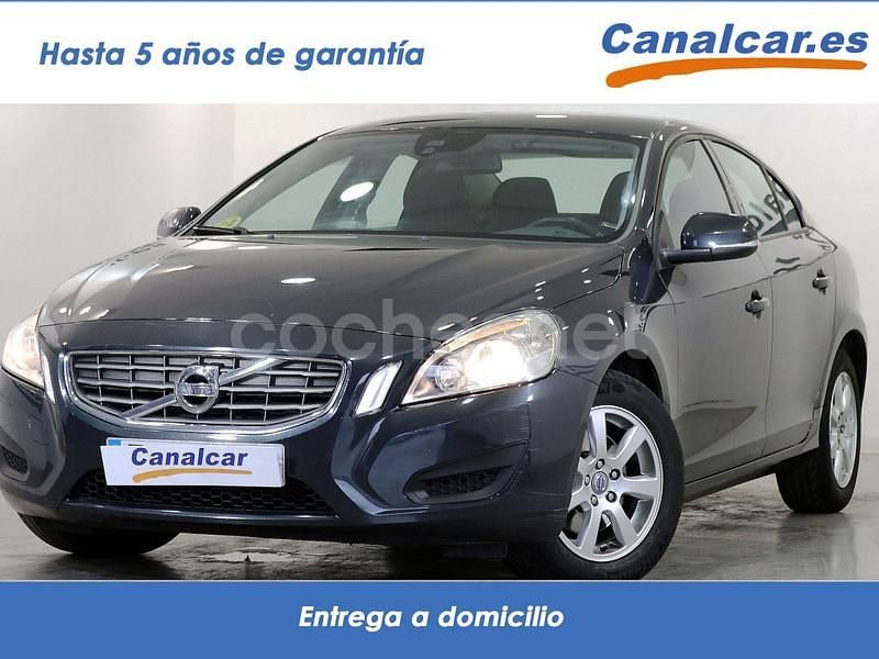 Gris Usado 2013 Volvo S60 Kinetic Berlina | 9990 € (Precio justo) - Imagen 1/4