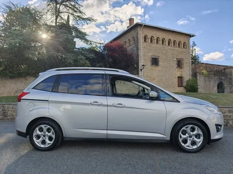 Usado Ford Grand C-Max Trend 125 CV (91 kW) 2013 Gris / plata Monovolumen