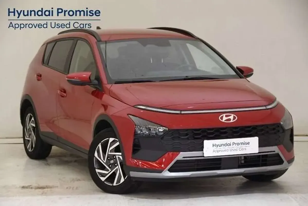 Usado Hyundai Bayon 101 CV (74 kW) 2025 Rojo SUV