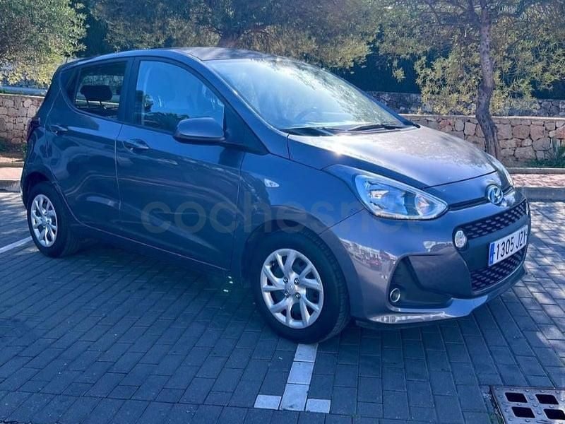 Usado Hyundai i10 87 CV (63 kW) 2017 Gris / plata Utilitario