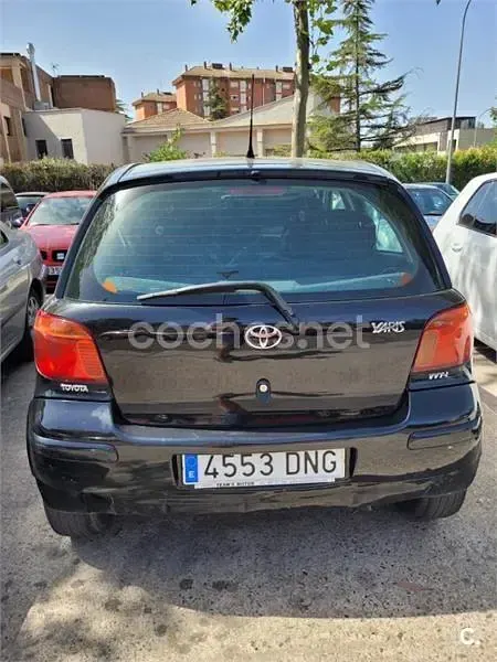 Usado Toyota Yaris 87 CV (63 kW) 2005 Negro Berlina