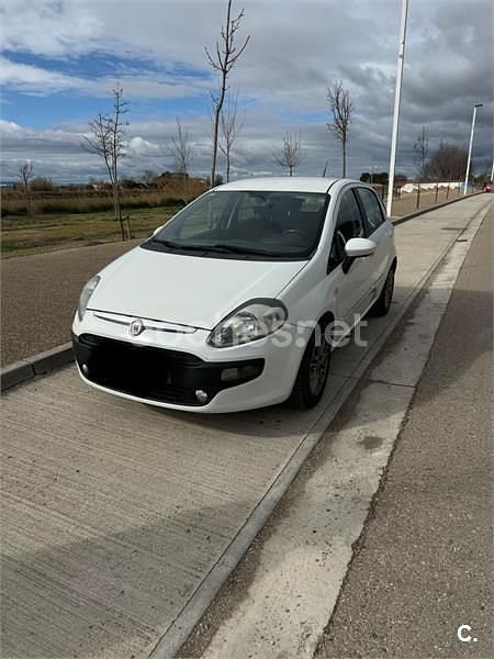Usado Fiat Punto Evo Dynamic 77 CV (56 kW) 2011 Blanco Utilitario