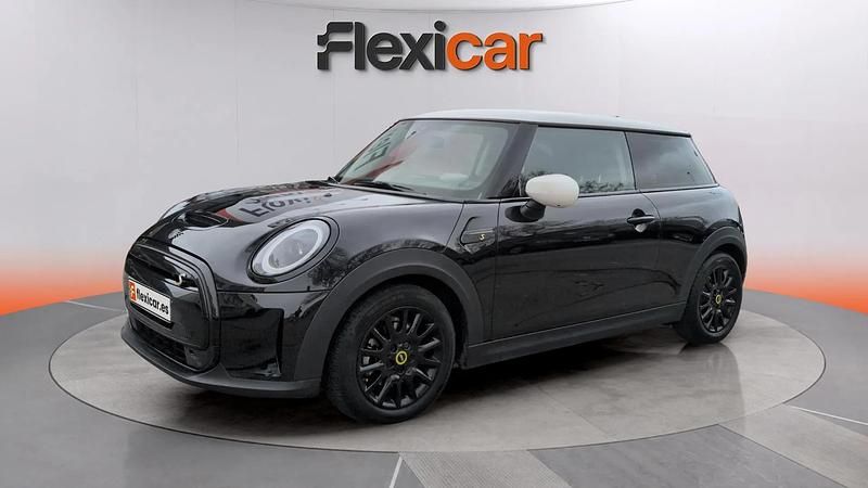 Usado Mini Cooper SE 135 kW (184 CV) 2023 Negro Utilitario