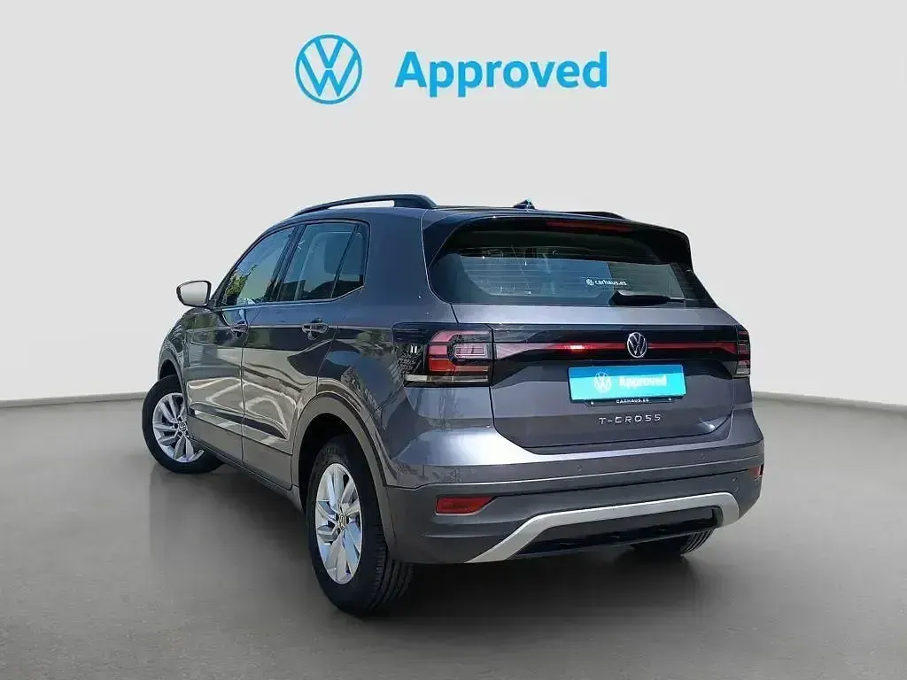 Usado VW T-Cross Advance 110 CV (80 kW) 2022 Gris SUV