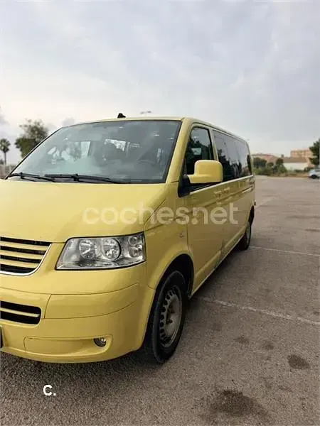 Usado VW Caravelle 150 CV (110 kW) 2026 Amarillo Van