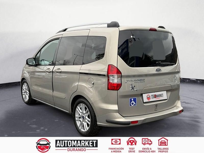 Usado Ford Tourneo Courier Sport 95 CV (69 kW) 2016 Beige Monovolumen