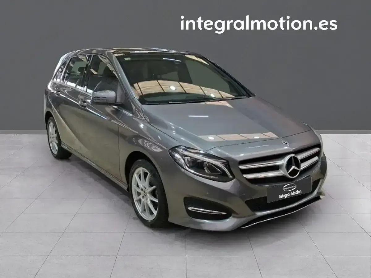 Usado Mercedes B200 156 CV (114 kW) 2017 Gris Utilitario