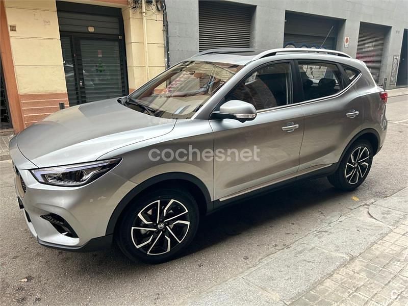 Usado MG ZS Luxury 111 CV (81 kW) 2023 Gris / plata SUV