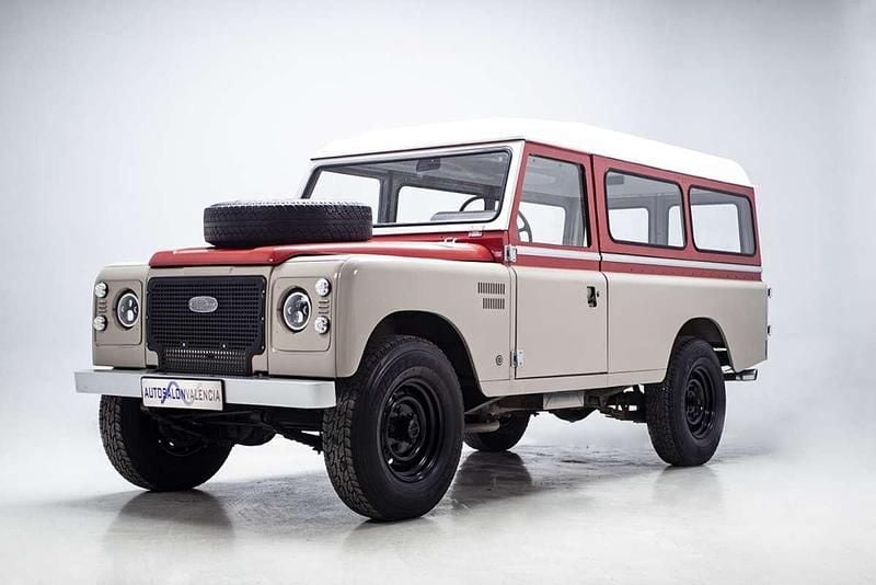 Usado Land Rover Defender 112 CV (82 kW) 1989 Beige SUV