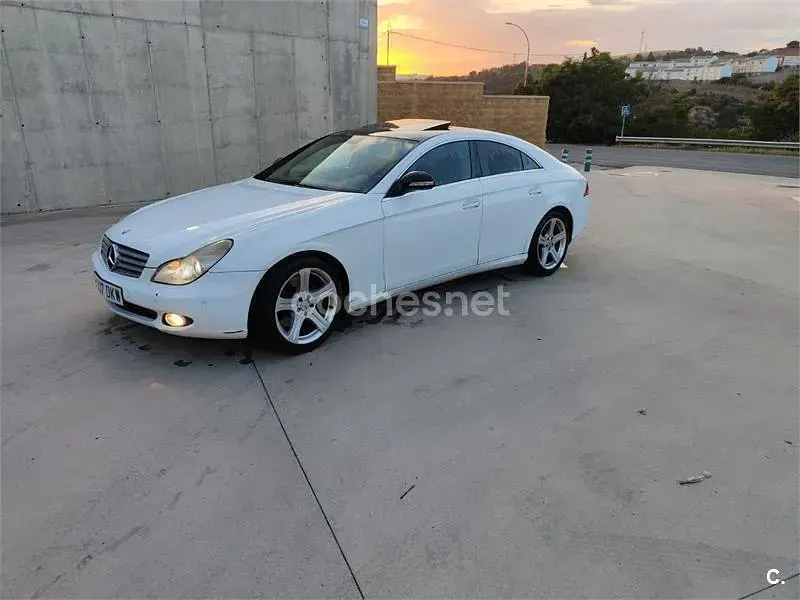Usado Mercedes CLS350 272 CV (200 kW) 2005 Blanco Coupe