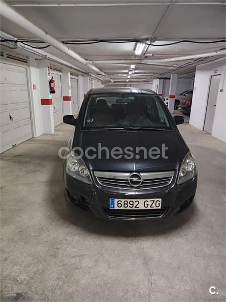 Usado Opel Zafira 110 HP (80 kW) 2010 Preto Monovolume