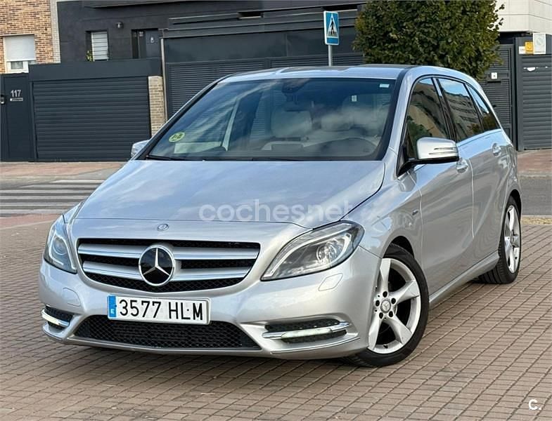 Gris / plata Usado 2013 Mercedes B180 Monovolumen | 11.500 € (Precio justo) - Imagen 1/4