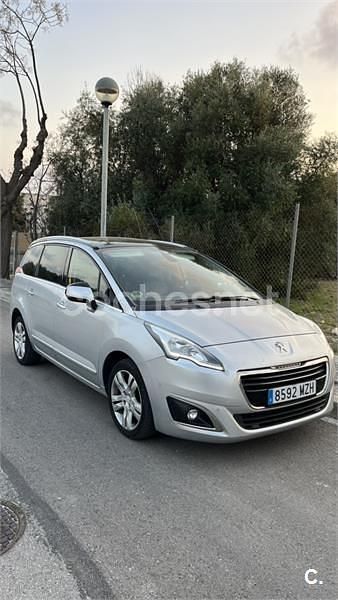 Usado Peugeot 5008 Style 150 HP (110 kW) 2014 Cinzento Monovolume
