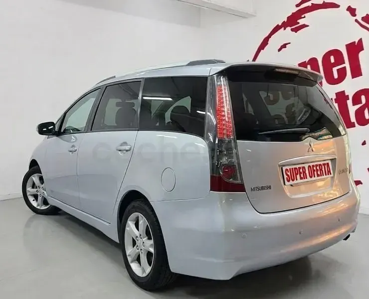 Usado Mitsubishi Grandis Intense 136 CV (100 kW) 2008 Gris / plata Monovolumen