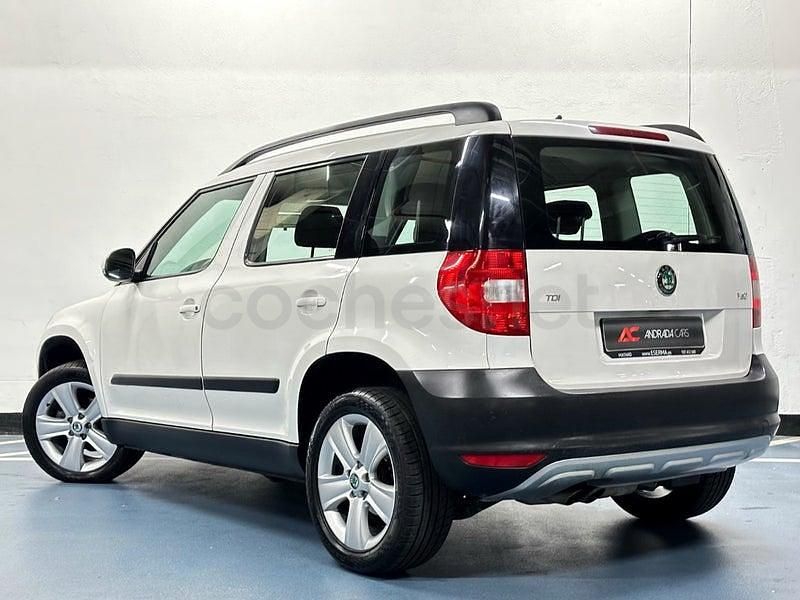 Usado Skoda Yeti Ambition 110 CV (80 kW) 2010 Blanco SUV